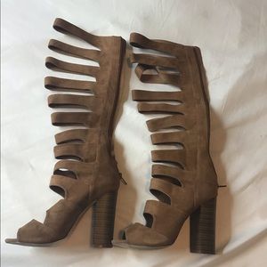 Gorgeous brown suede heels